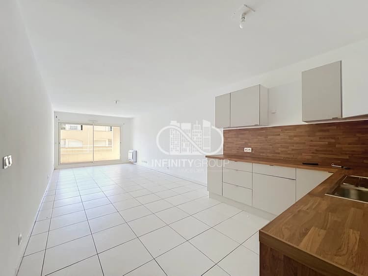 Appartement 3 pièces 66 m² traversant avec terrasses et parking