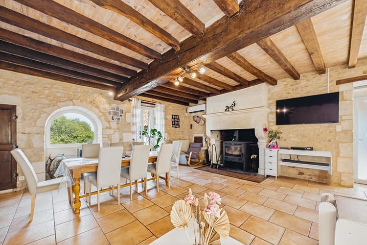 CHARMANTE MAISON EN PIERRE SUR LA COMMUNE DE MARTHON