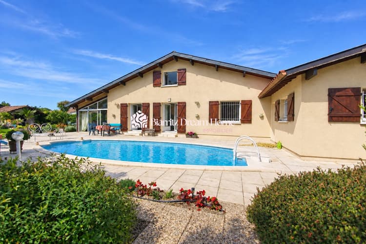 Grande maison de style landaise