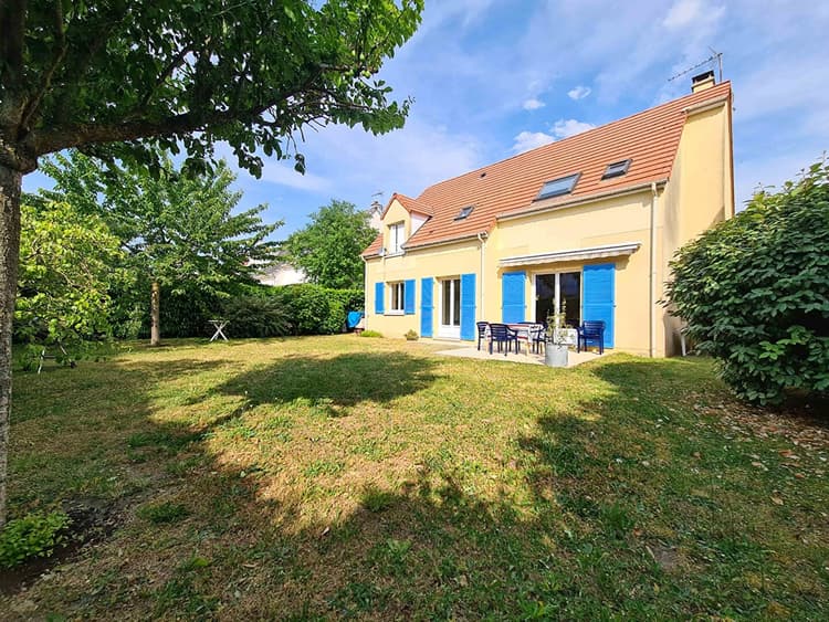 Maison récente, 4 chambres, indépendante.