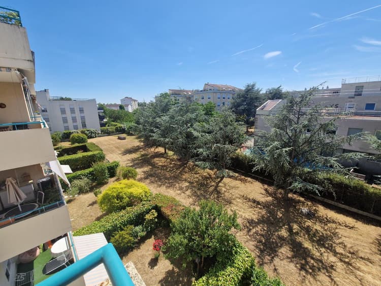 DECINES CENTRE T4 +CAVE