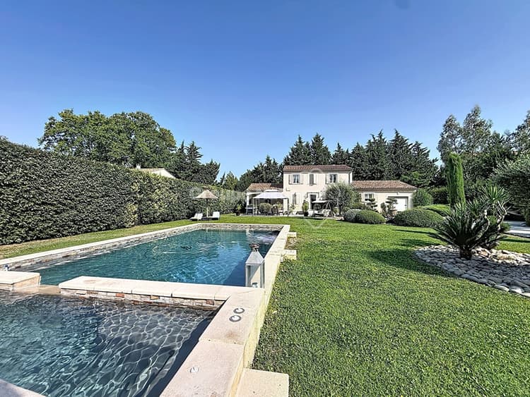 Propriété 150 m2 garage 28m² piscine jaccuzi