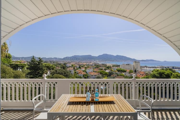 DUPLEX VUE MER EN DERNIER ETAGE - T5 DE 170M2 AVEC 2 PARKING