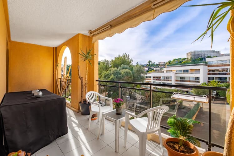 Grand 2 pièces de 58 m² – Transformable en T3 – Piscine & Parkin
