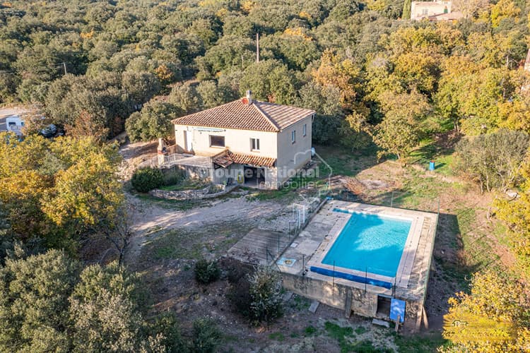 Maison Ginasservis T 4 avec PISCINE GARAGE 7 423m² de terrain