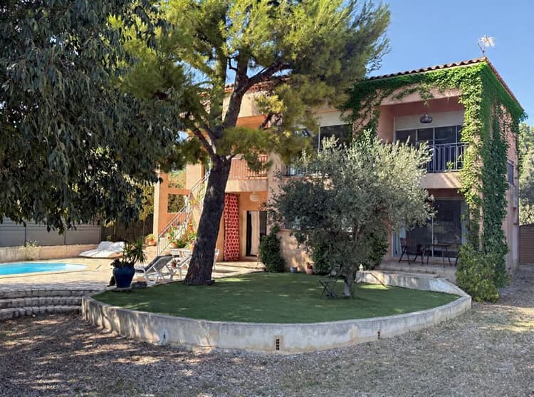 Villa T6 avec 2 appartements sur les hauteurs du Logis-Neuf