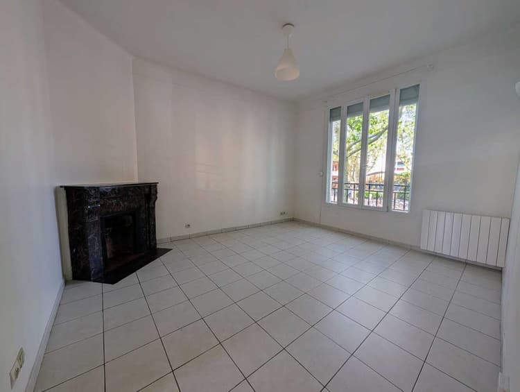 Appartement bon état à deux pas du RER B