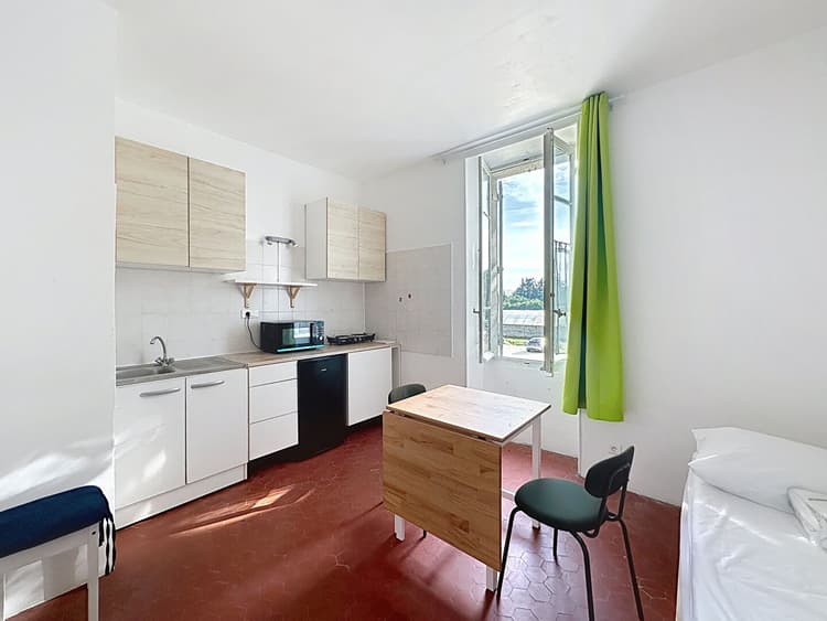 Appartement Avignon 1 pièce 15.90 m2 avec parking