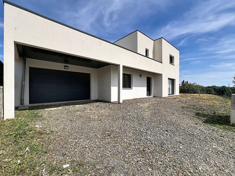 Maison contemporaine à Flers avec sous-sol exceptionnel et prestations modernes