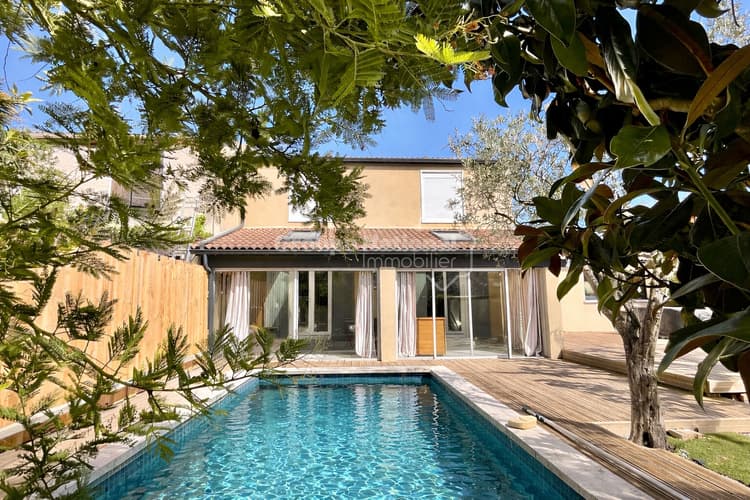 Les Angles, maison T5 de 137 m2 avec parking, garage box et piscine