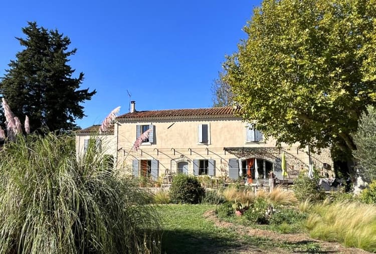 Propriété de caractère entre Alpilles et Lubéron