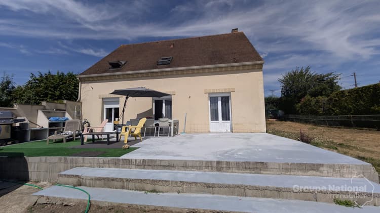 Belle maison individuelle avec vie de plain-pied, sous-sol total et terrain de 1 800 m²