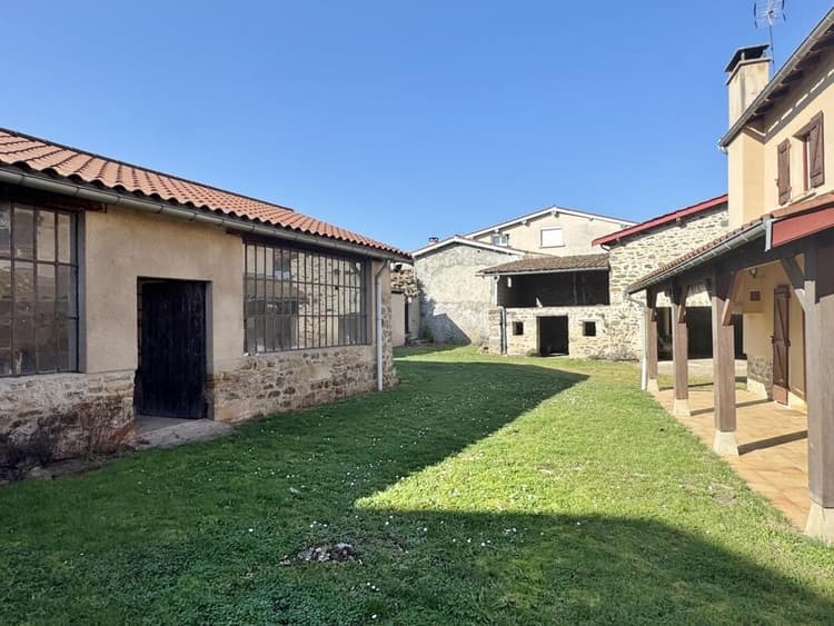 Maison T5 + annexes au calme