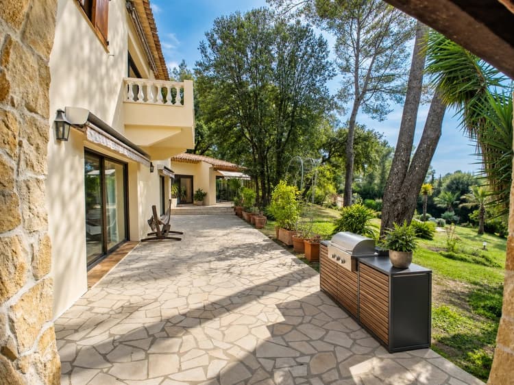 Villa de luxe d’exception à La Colle-sur-Loup, proche de Saint-P
