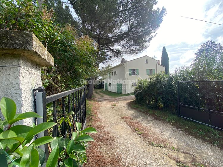 Grande Maison Familial à Theziers 7 pièce(s) 140 m2
