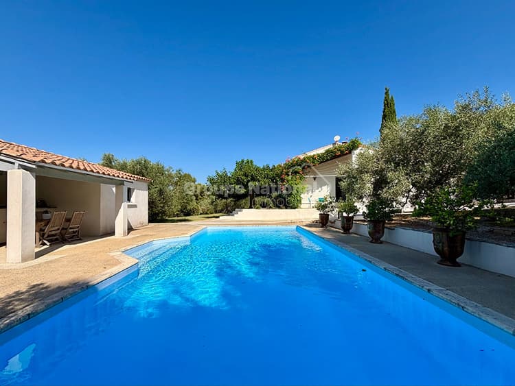Maison Nages Et Solorgues 8 pièce(s) 172 m2
