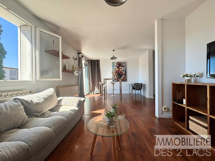Appartement T3 de 68m2 avec vues montagnes et lac - quartier