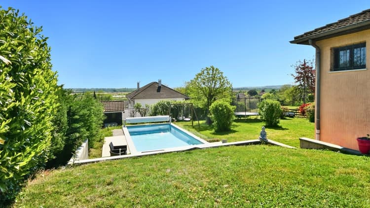 Maison 5 chambres avec piscine à vendre à Jonage
