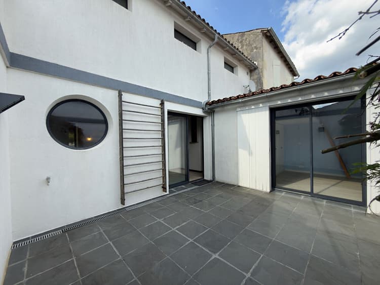 À VENDRE CHARMANTE MAISON DE VILLE À COGNAC - 5 PIÈCES