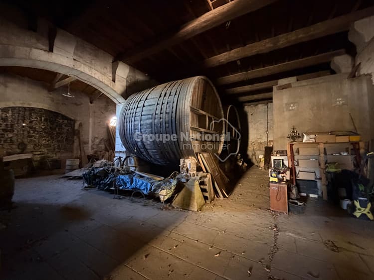 Remise de 375m2 en bon état