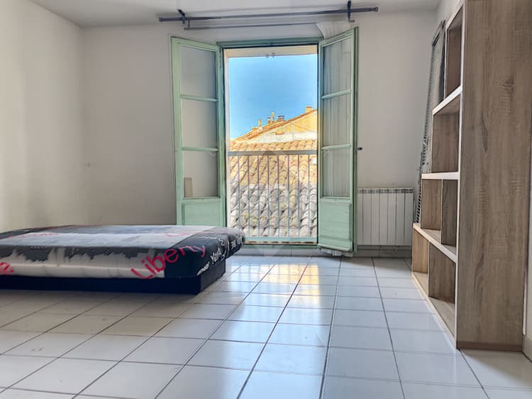 studio intra-muros de 24 m² à louer.