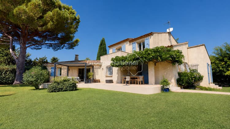 Maison Lunel 6 pièce(s) 218 m2
