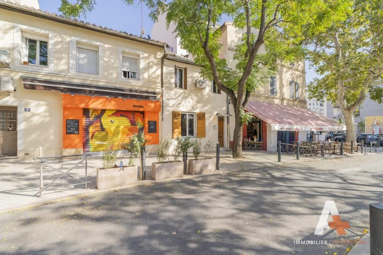 Vente Marseille 13008/ Rouet - Place Razzenti / Maison de vi