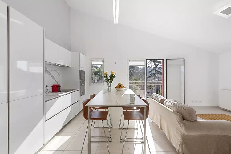 Appartement lumineux et spacieux de 4 pièces Valbonne