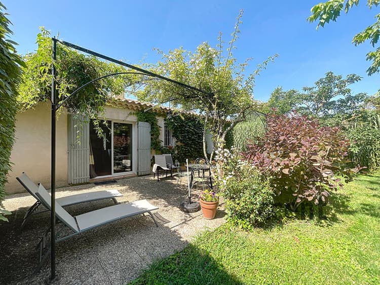 Mollégès, maison familiale en campagne