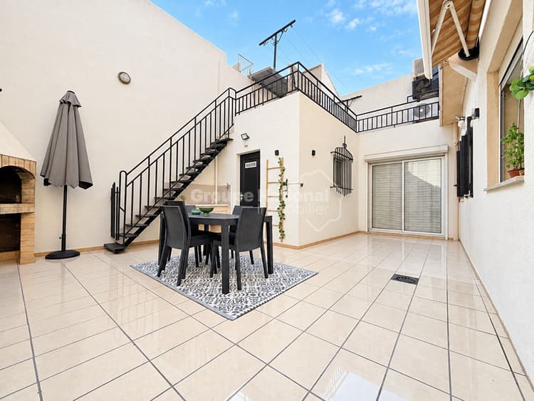 Maison T5 avec jardin, dépendance, garage et places de parking !