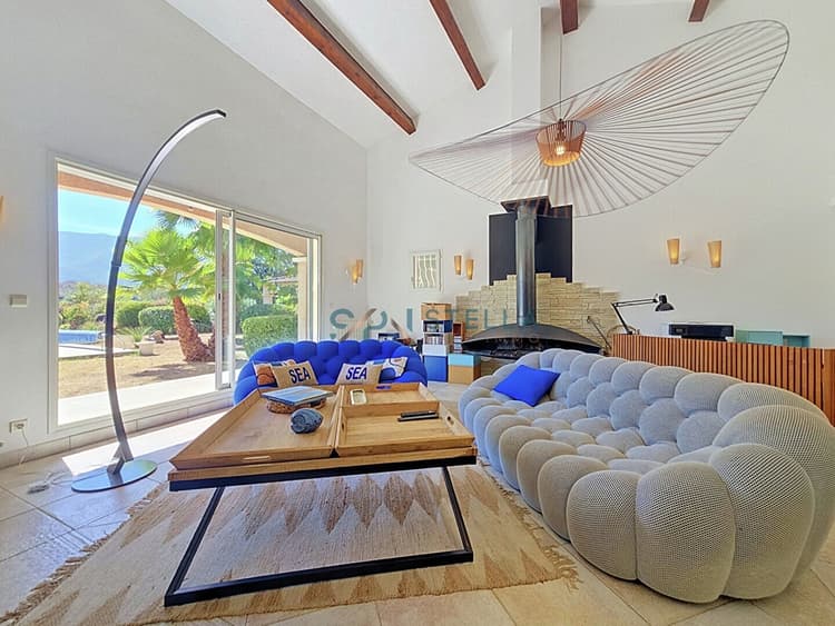Propriété d'exception avec 3 maisons, piscine et jardin paysagé - Plaine de Peri