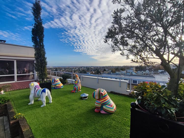 Dernier étage de 183m2 avec jardin et terrasse sur le toit