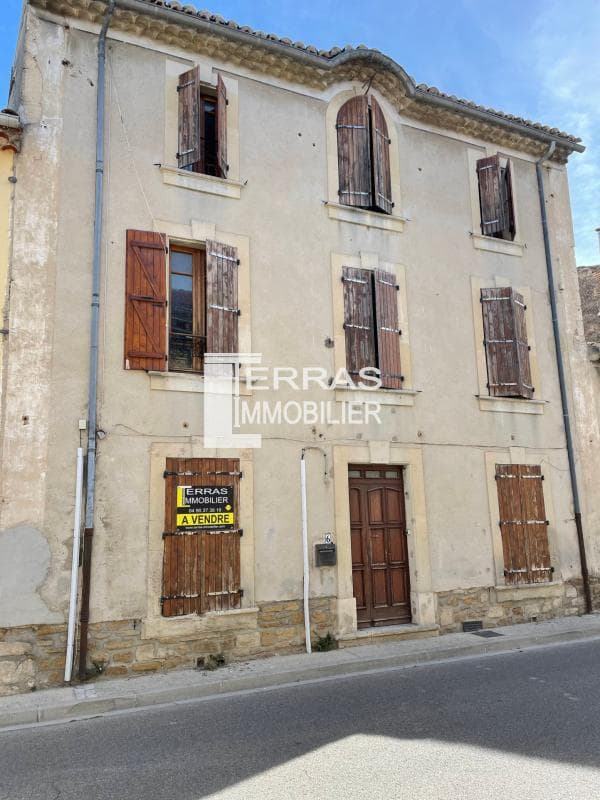 Maison ancienne à finir de rénover dans l'enclave des papes