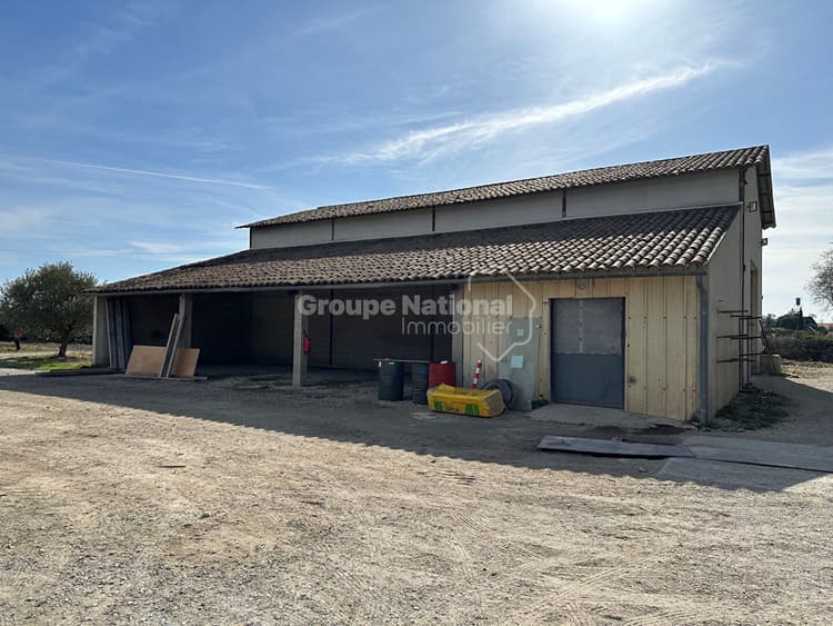 Local d'activité St Come Et Maruejols 200m2 + auvent + 60m2 de bureaux
