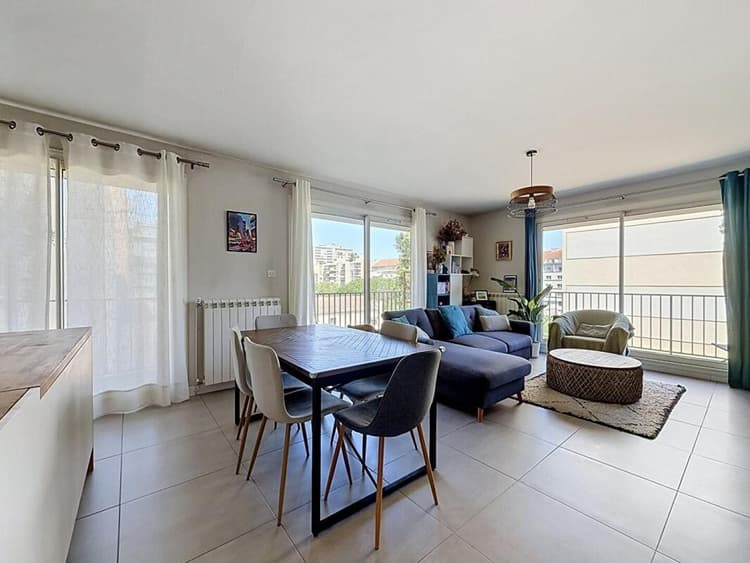 T3 - 69 m2 - 2 chambres - balcon - parking et cave