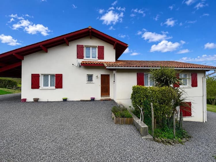 Maison T5 avec grand garage, au calme absolu