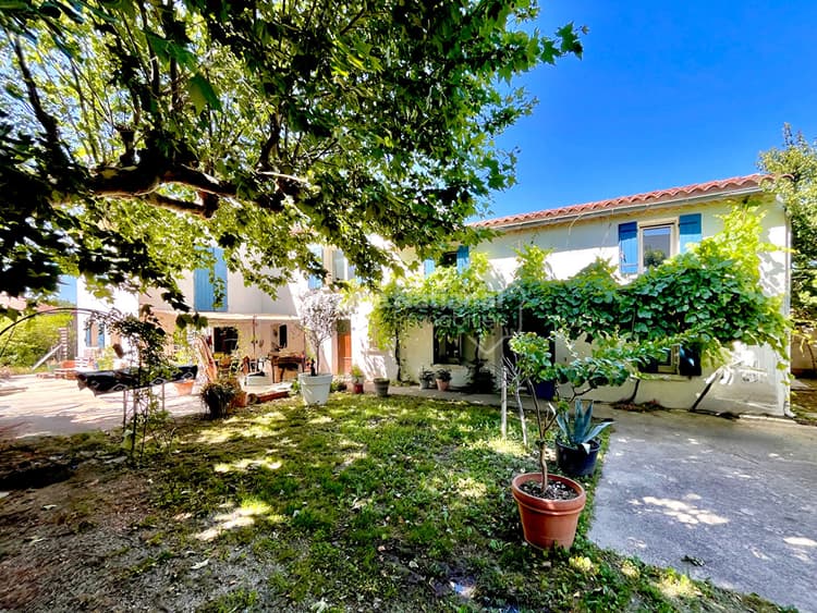 Mas 4 chambres avec jardin & piscine