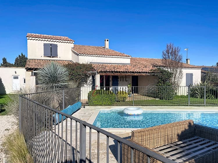 Mollégès, maison 162 m² 4 chambres avec piscine