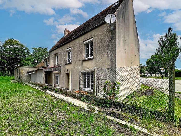 Maison ancienne avec dépendances - proche POTIGNY