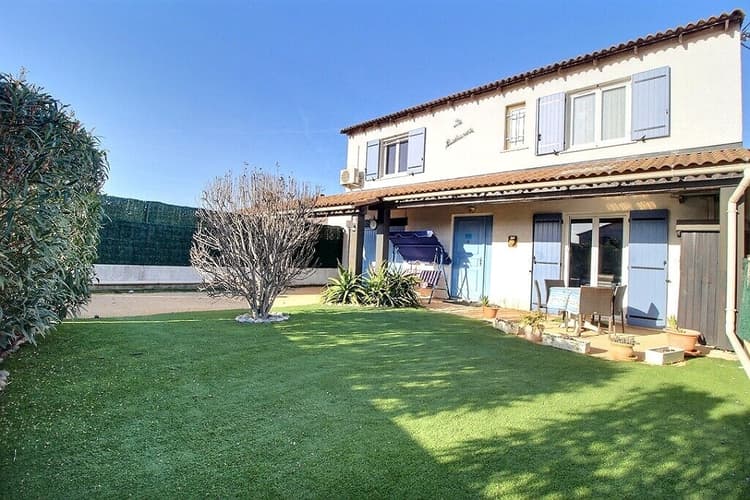Maison 6 pièce(s) 125.99 m2 -LE MUY