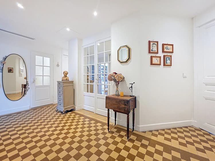 CANNES CENTRE : SUPERBE 4 PIÈCES BOURGEOIS RÉNOVÉ – TERRASSE 65
