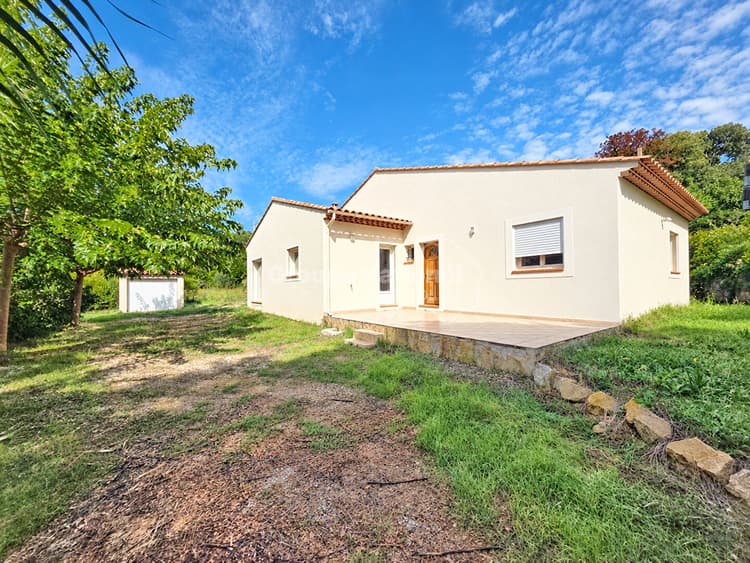 Maison de plain-pied T4 -116 m² -Terrain 3166 m² - Cadre verdoyant et sans vis-à-vis