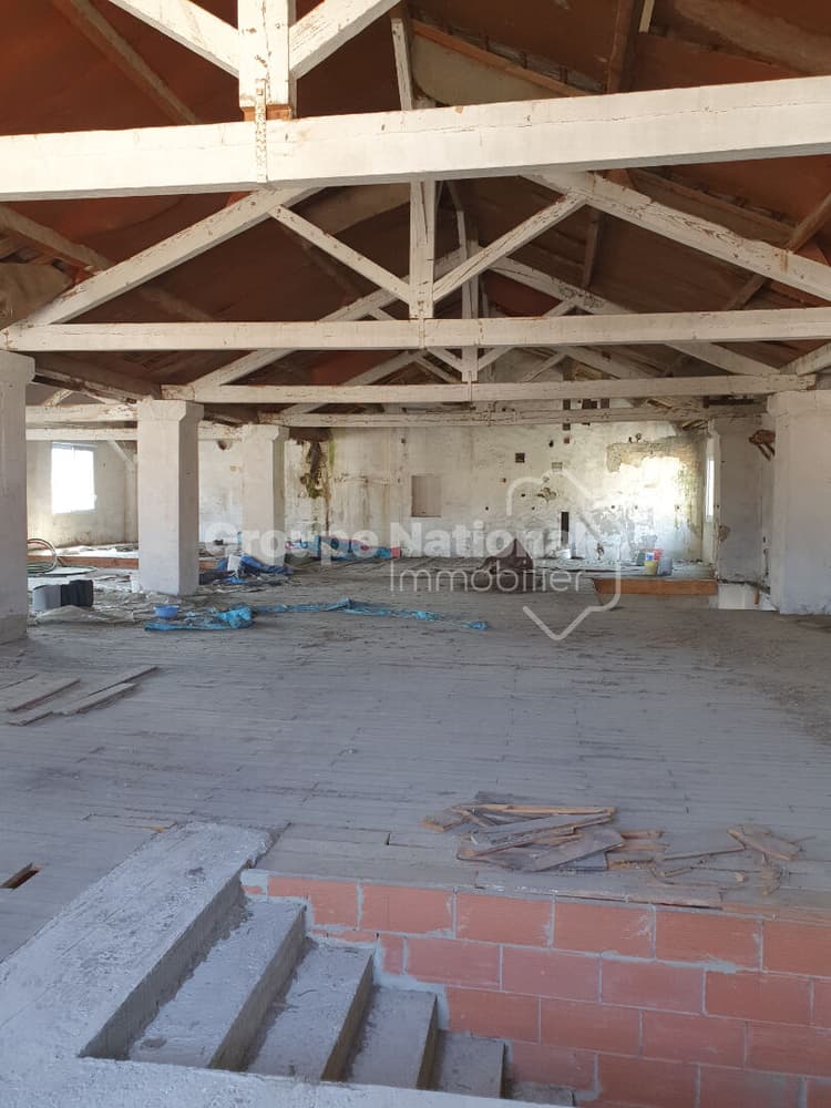 COURTHEZON :ENSEMBLE IMMOBILIER IMMEUBLE -INDUSTRIEL & COMMERCIAL AVEC FORT POTENTIEL