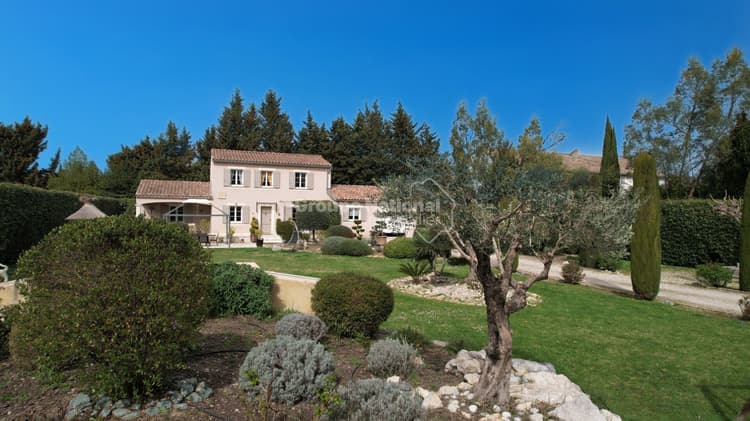 À 10 minutes de Saint Rémy de Provence, maison familiale 150 m² avec…