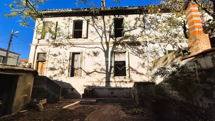 AVIGNON - MAISON DE MAÎTRE A RENOVER - PROCHE INTRA-MUROS