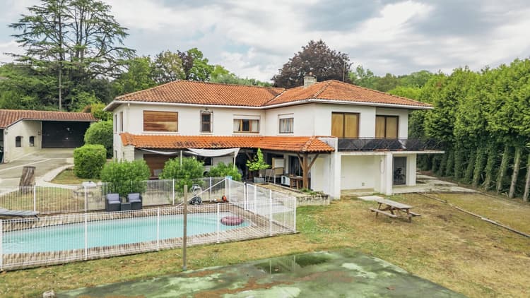 À VENDRE MAISON 8 PIECES 340 M² LINARS