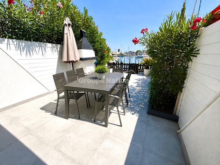 Port-Camargue proche plage Marina en duplex avec terrasse