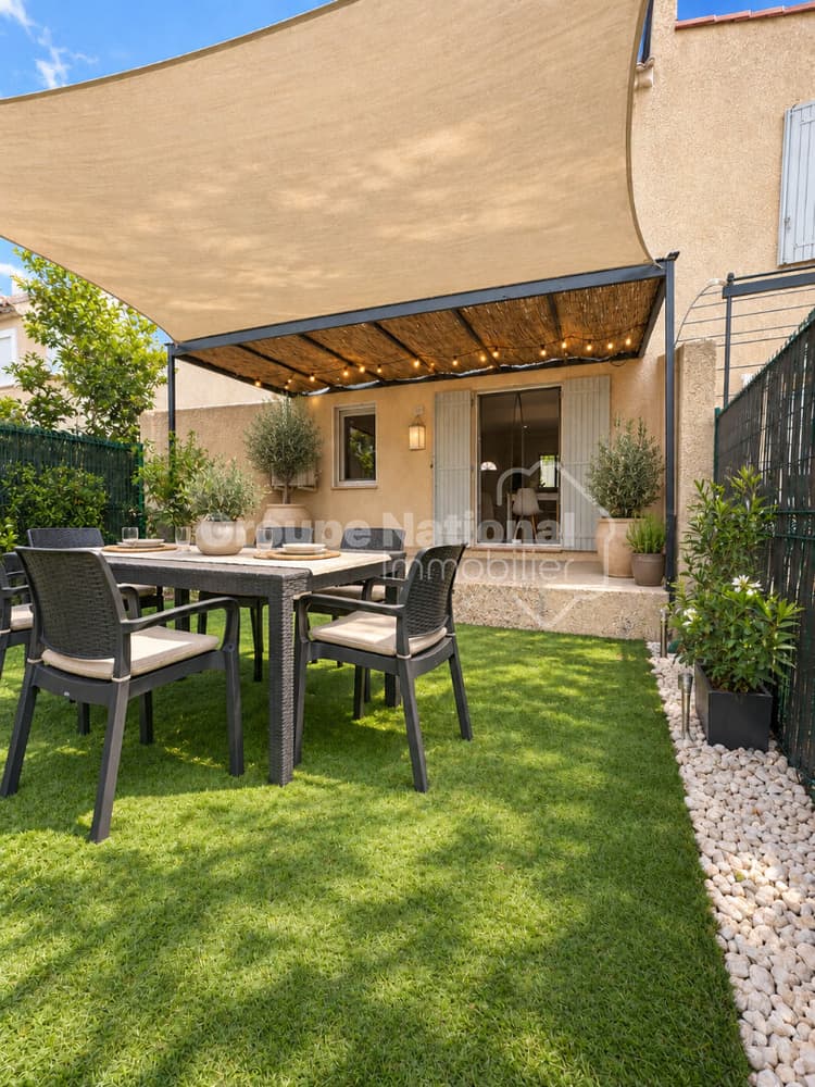 Maison à vendre à Rognonas proximité d'AVIGNON 3 chambres, jardin, terrasse et 2 parkings privatifs