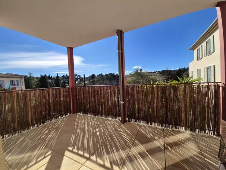 BEL APPARTEMENT 2 PIECES AU COEUR DU VILLAGE