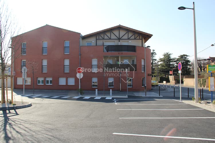 MONTEUX APPARTEMENT TYPE 2 AVEC PARKING PRIVATIF